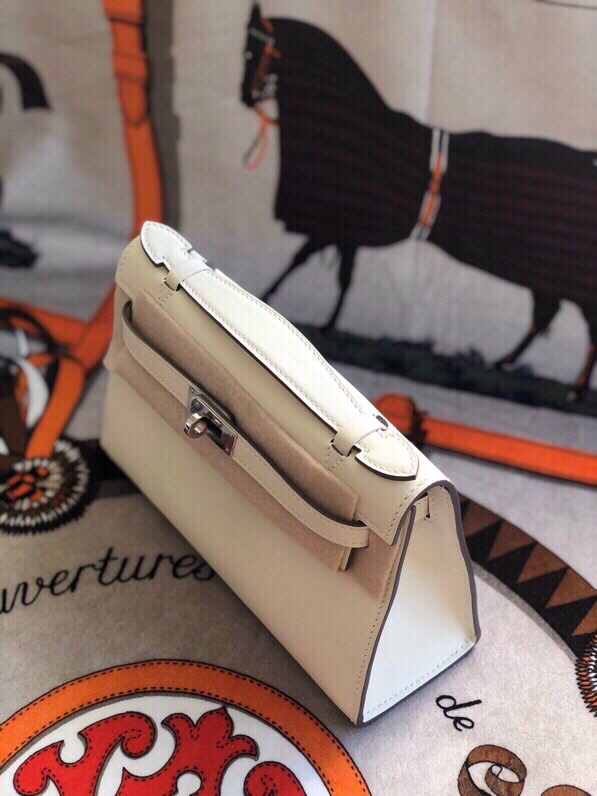 에르메스 미니 켈리백22 나타 화이트 은장 스위프트